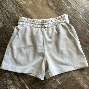 Lululemon soft stream high rise shorts size 4